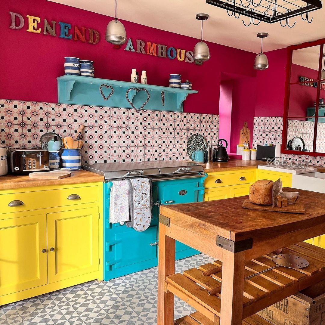 25 Mind-Blowing Dopamine Decor Kitchen Hacks for 2025 3 Bold Farmhouse Style With Vintage Flair