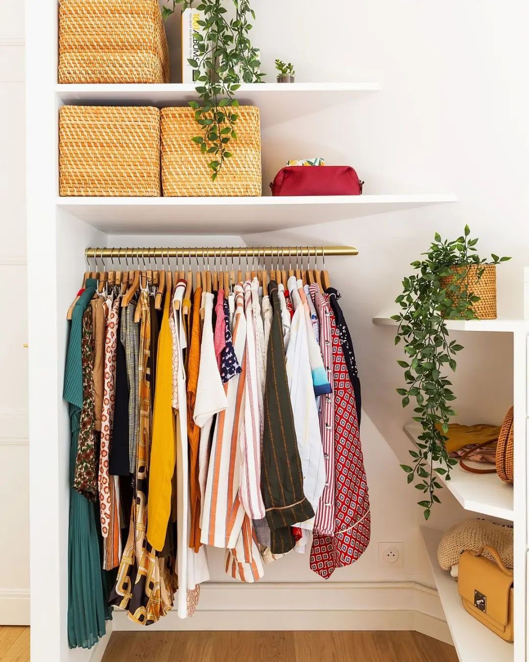 Unlock Hidden Closet Space: 2025's Ultimate Hack! 8 How To Maximize Your Closet Space