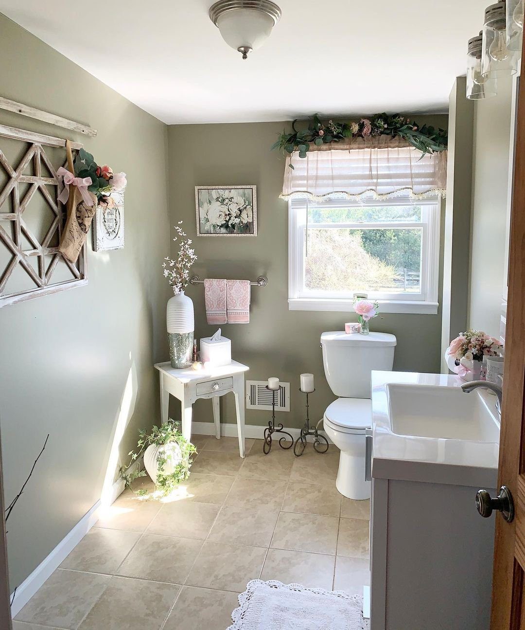 15 Dreamy French Country Bathrooms to Steal in 2025 9 word image 39954 10
