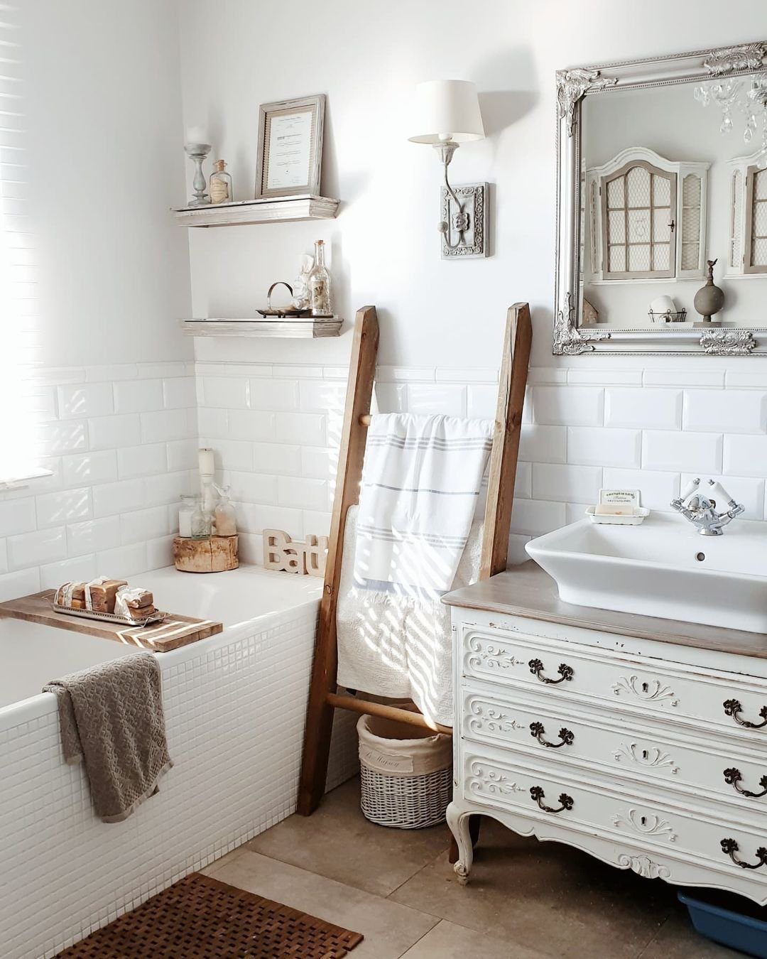 15 Dreamy French Country Bathrooms to Steal in 2025 13 word image 39954 14