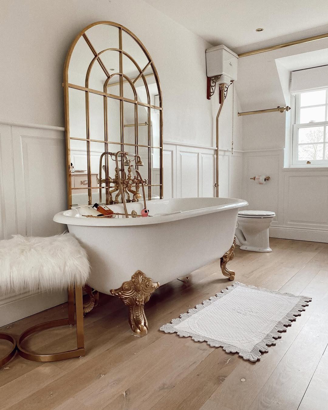 15 Dreamy French Country Bathrooms to Steal in 2025 14 word image 39954 15