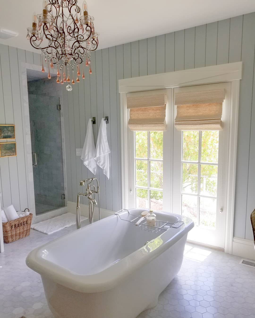15 Dreamy French Country Bathrooms to Steal in 2025 15 word image 39954 16