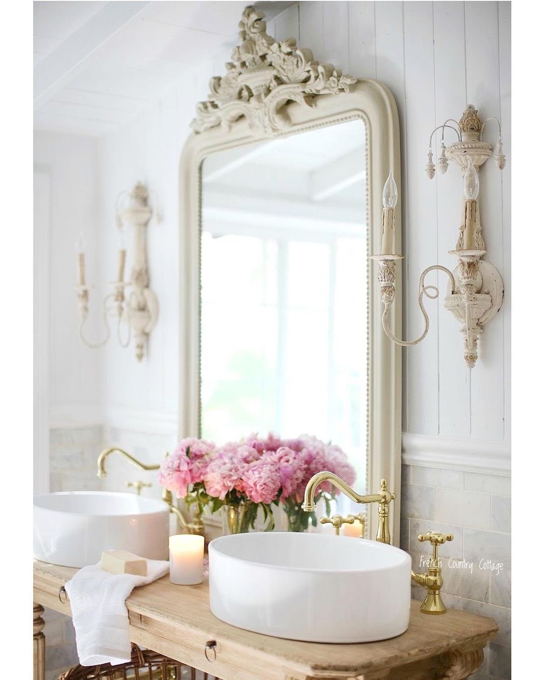 15 Dreamy French Country Bathrooms to Steal in 2025 3 word image 39954 4