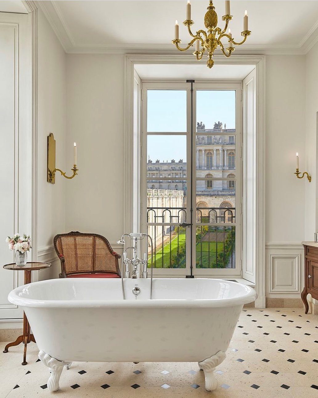 15 Dreamy French Country Bathrooms to Steal in 2025 6 word image 39954 7