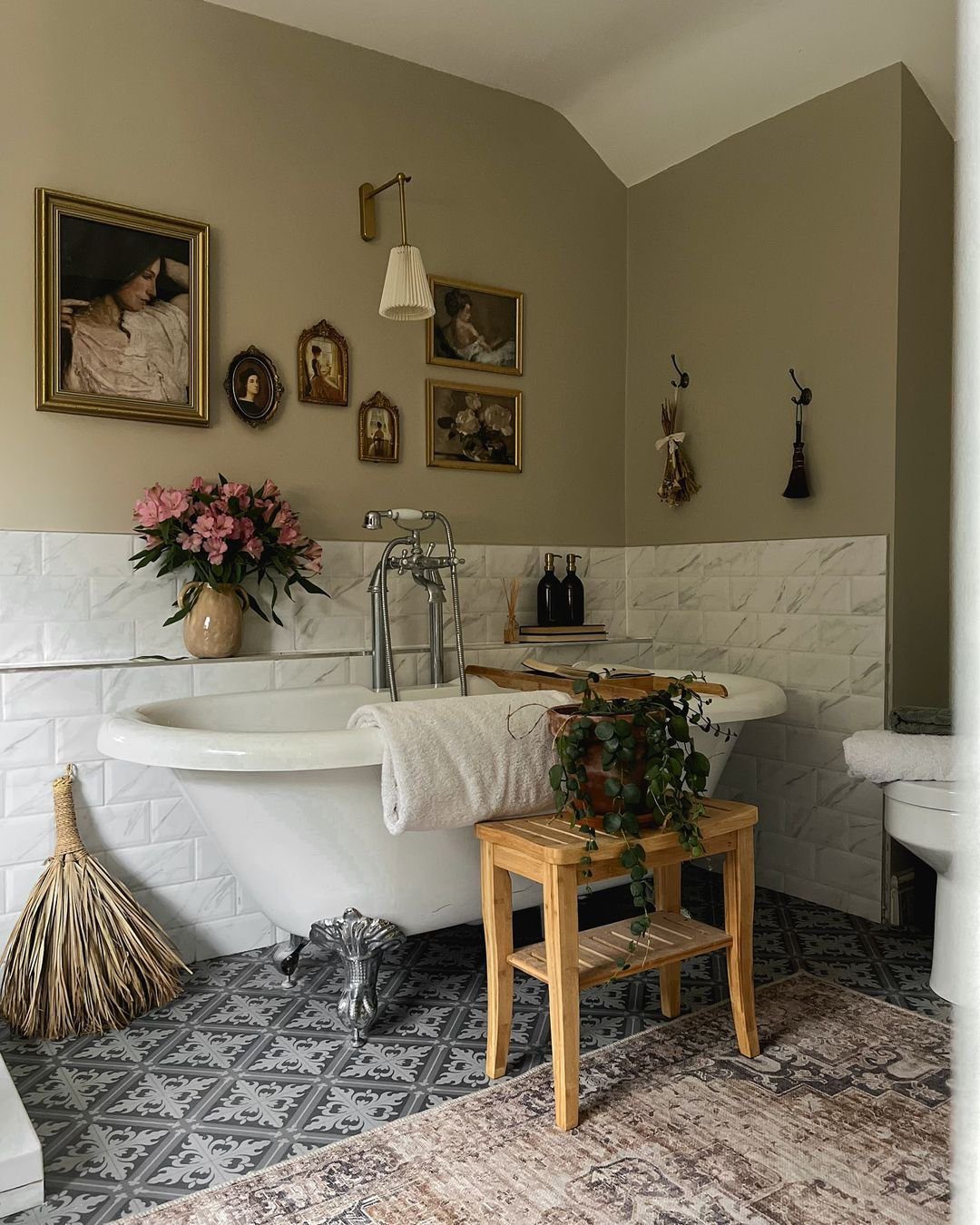 Stunning Bathroom Ideas You Can't Miss in 2025 7 word image 39958 8
