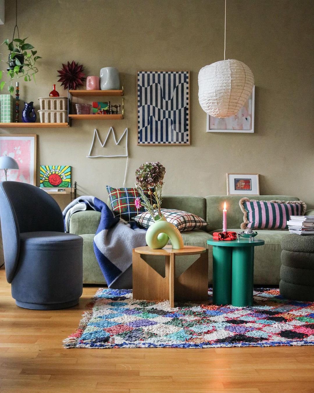 Jaw-Dropping Eclectic Living Rooms That Stun in 2025 11 word image 39960 12
