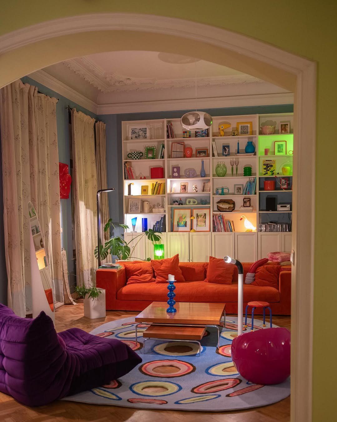 Jaw-Dropping Eclectic Living Rooms That Stun in 2025 1 word image 39960 2
