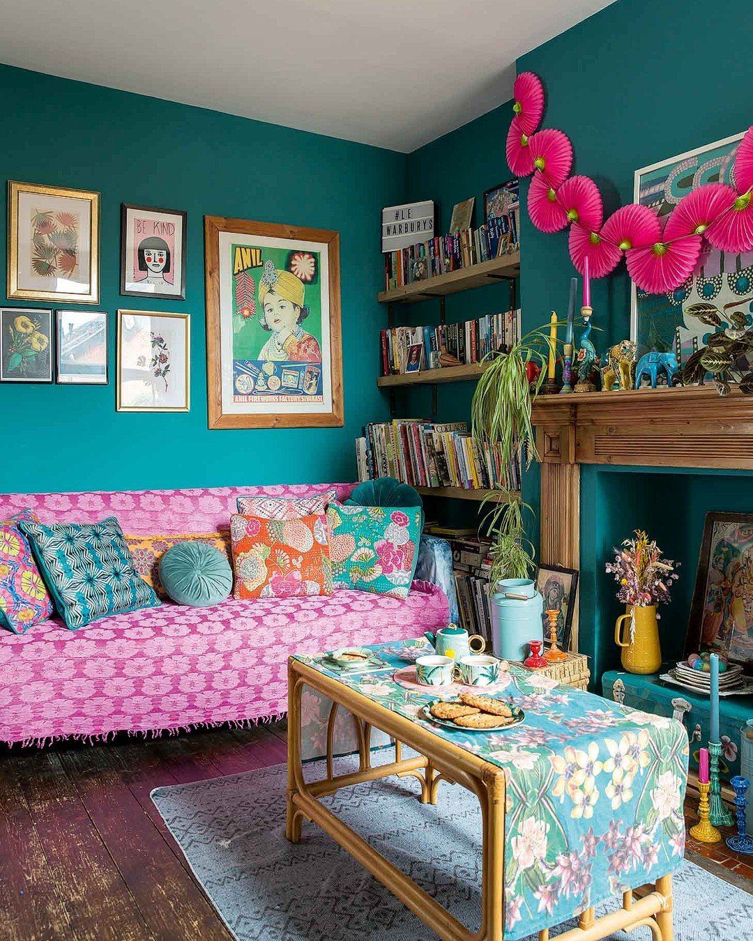 Jaw-Dropping Eclectic Living Rooms That Stun in 2025 23 word image 39960 24