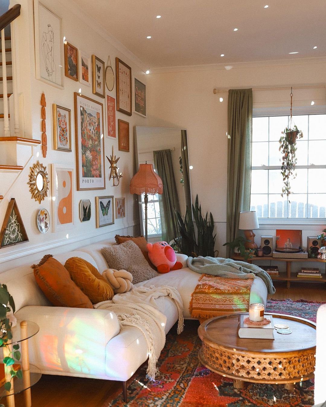 Jaw-Dropping Eclectic Living Rooms That Stun in 2025 2 word image 39960 3