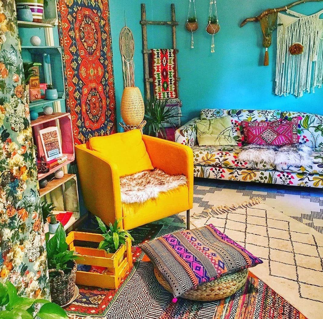 Jaw-Dropping Eclectic Living Rooms That Stun in 2025 3 word image 39960 4