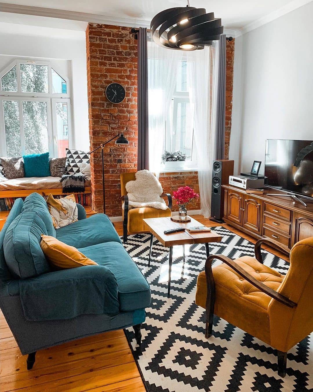 Jaw-Dropping Eclectic Living Rooms That Stun in 2025 4 word image 39960 5