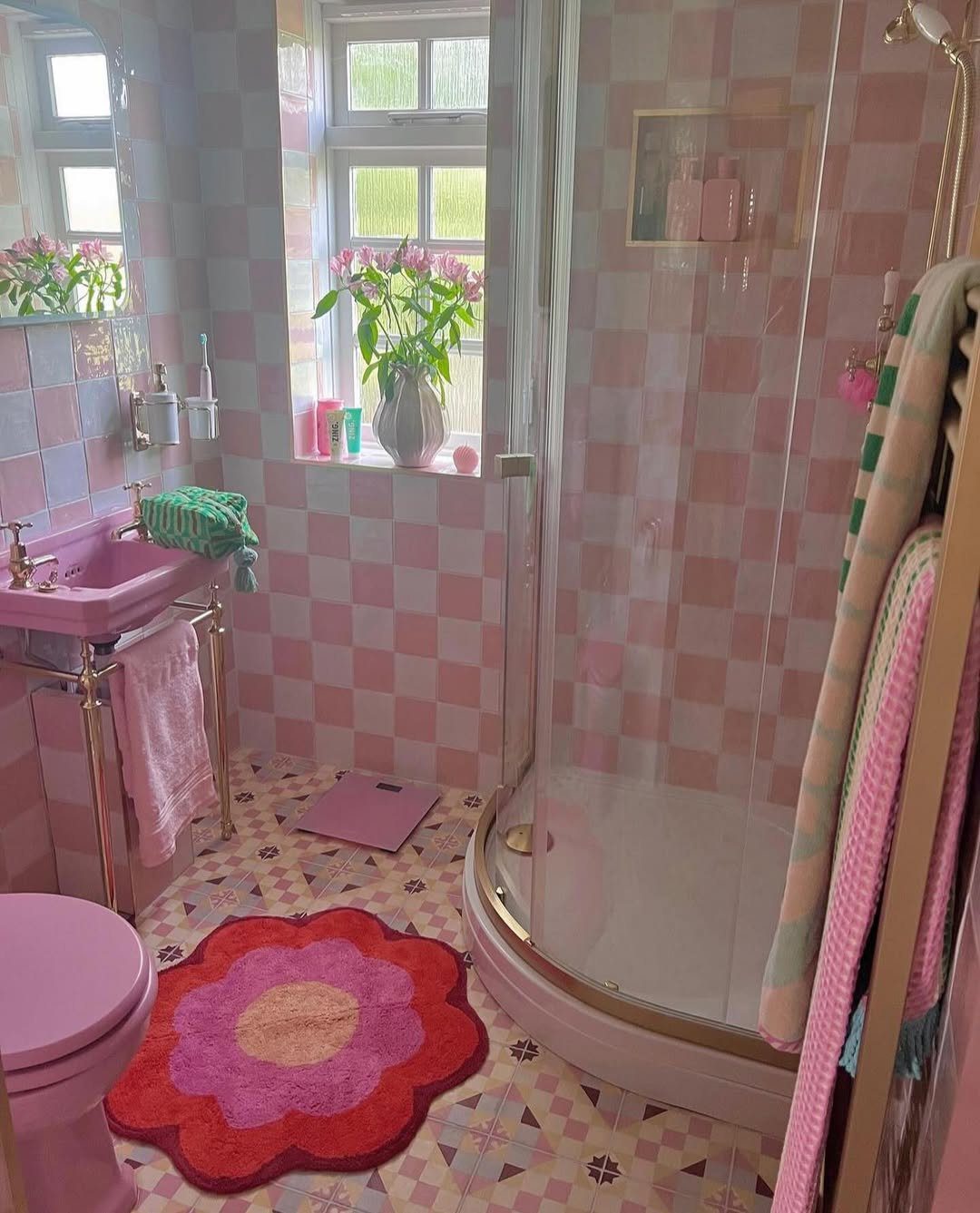 Dreamy Pastel Bathrooms That Will Stun You in 2025 9 word image 39968 10