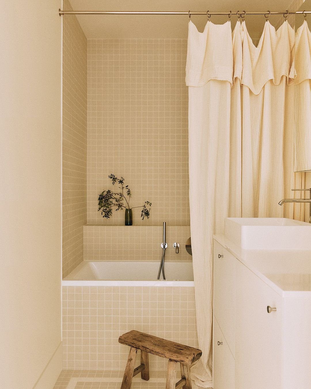 Dreamy Pastel Bathrooms That Will Stun You in 2025 8 word image 39968 9
