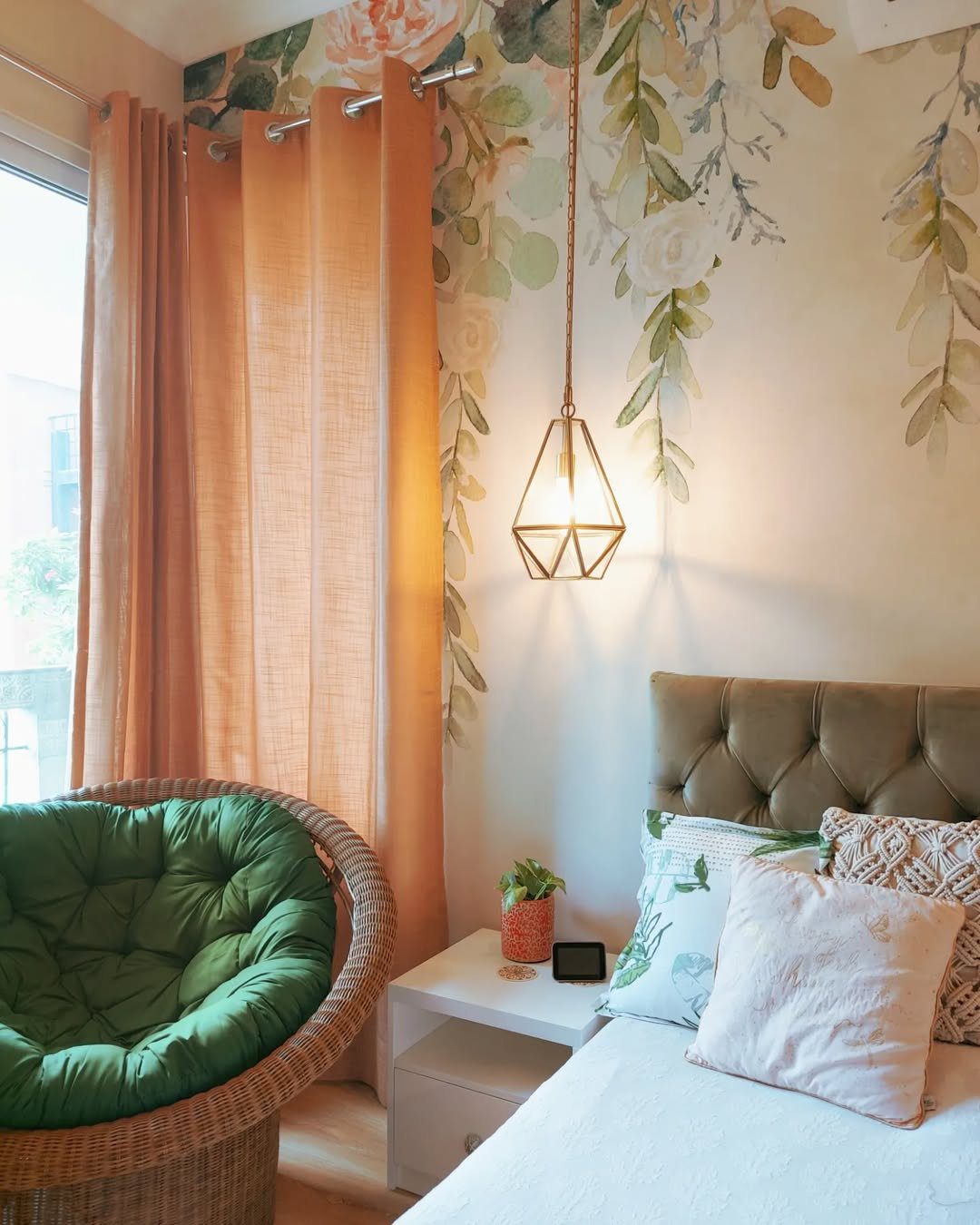 Dreamy Bedroom Corners That'll Make You Swoon in 2025 4 Nature-Inspired Elegance With Warm Accents