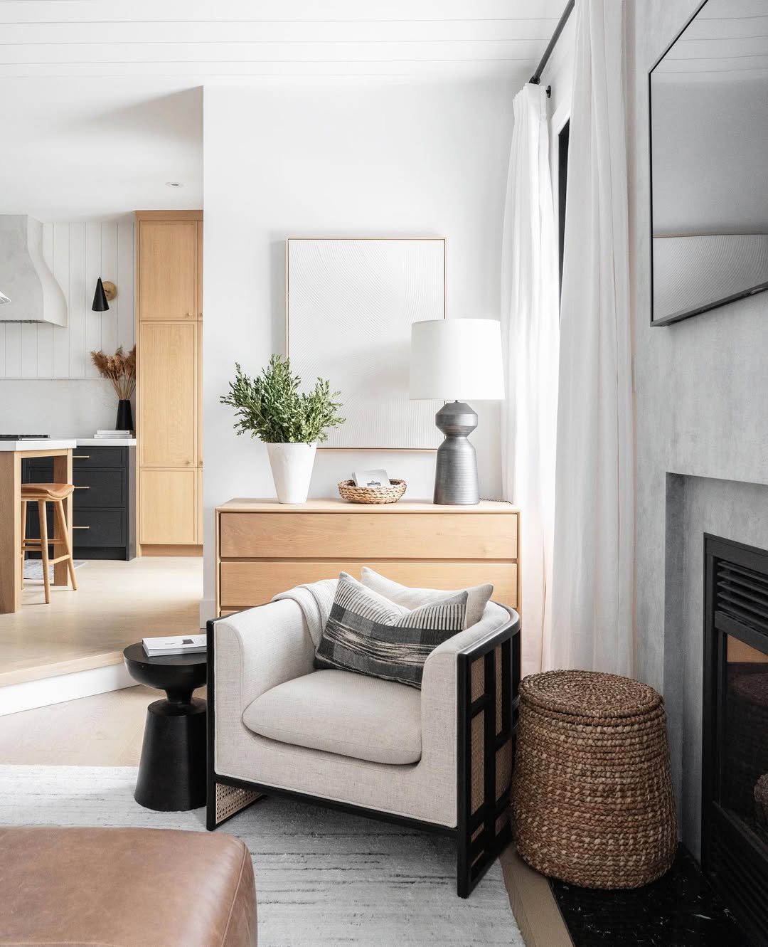 Modern Calm With Natural Accent