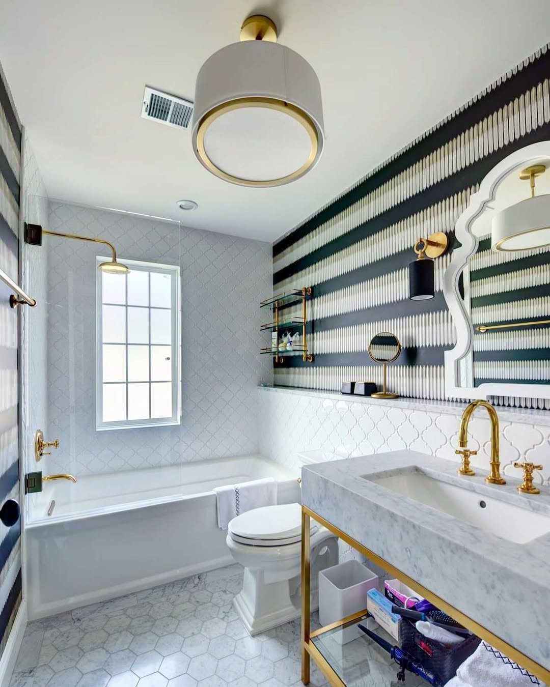 25 Chic And Glamorous Art Deco Bathroom Ideas You Should See 14 Striking Stripes And Golden Accents