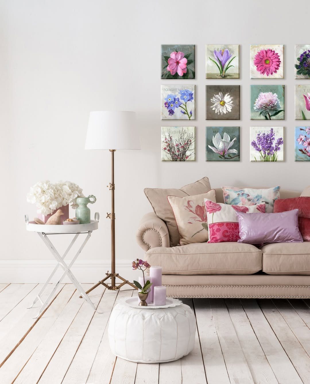 Jaw-Dropping Spring Living Room Makeovers for 2025 19 Floral Artwork And Romantic Accent