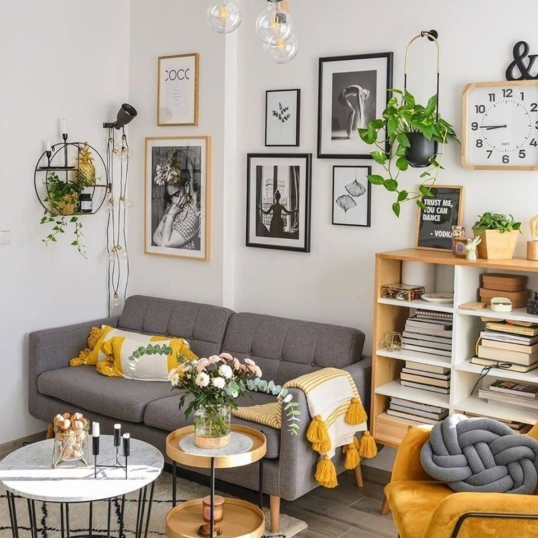 Jaw-Dropping Spring Living Room Makeovers for 2025 2 Vibrant Textiles Meet Spring Greenery