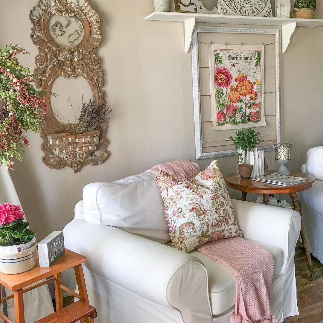 Jaw-Dropping Spring Living Room Makeovers for 2025 3 Floral Accents And Rustic Elegance
