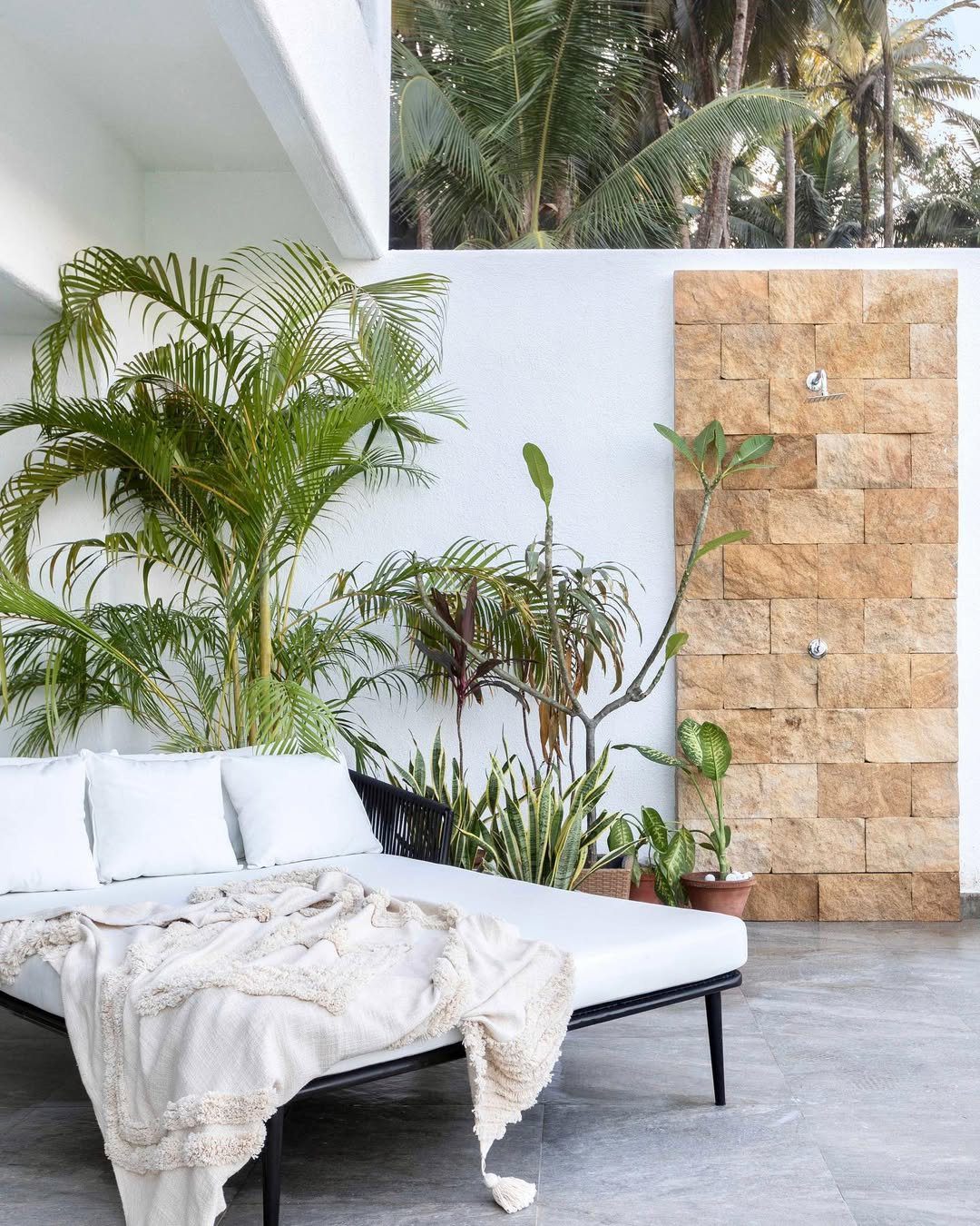 25 Jaw-Dropping Coastal Pool Decor Ideas for 2025 16 Tropical Serenity With Modern Touches