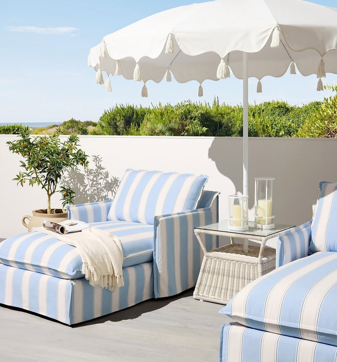 25 Jaw-Dropping Coastal Pool Decor Ideas for 2025 4 Coastal Stripes With Relaxed Charm - Poolside Decorating Ideas