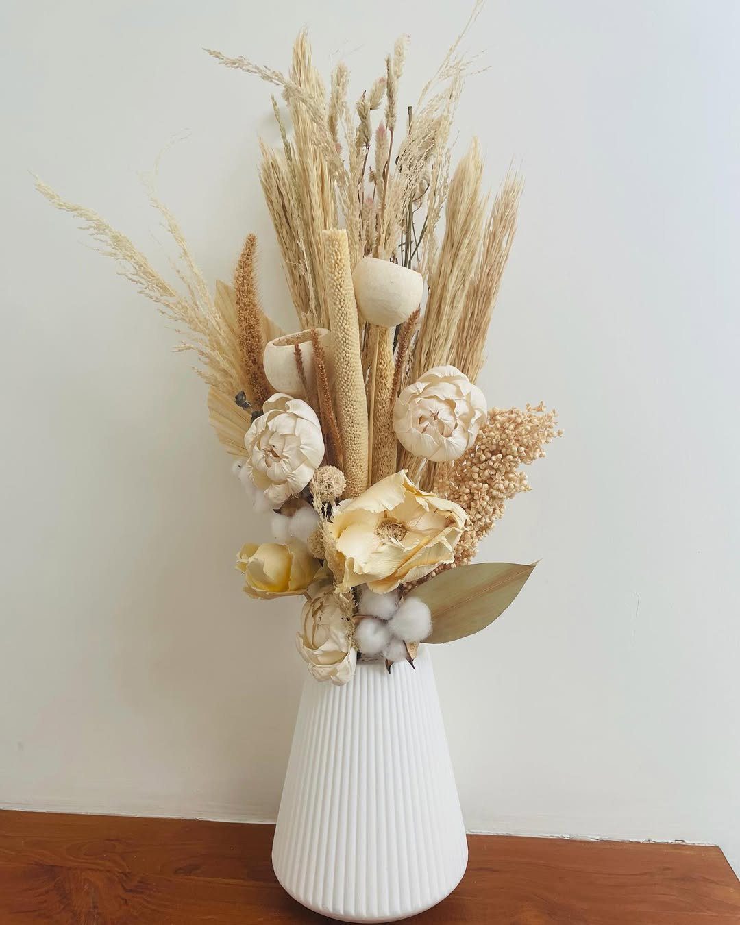 Elegant Dried Botanicals For Timeless Decor