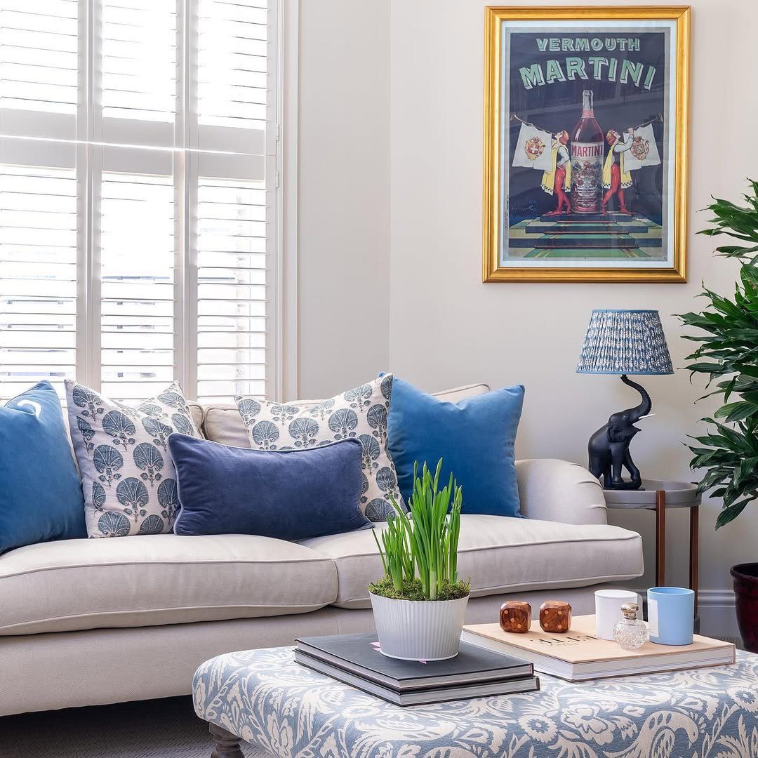 Jaw-Dropping Blue-Grey Living Rooms for 2025! 19 Classic Charm In Blue And Grey