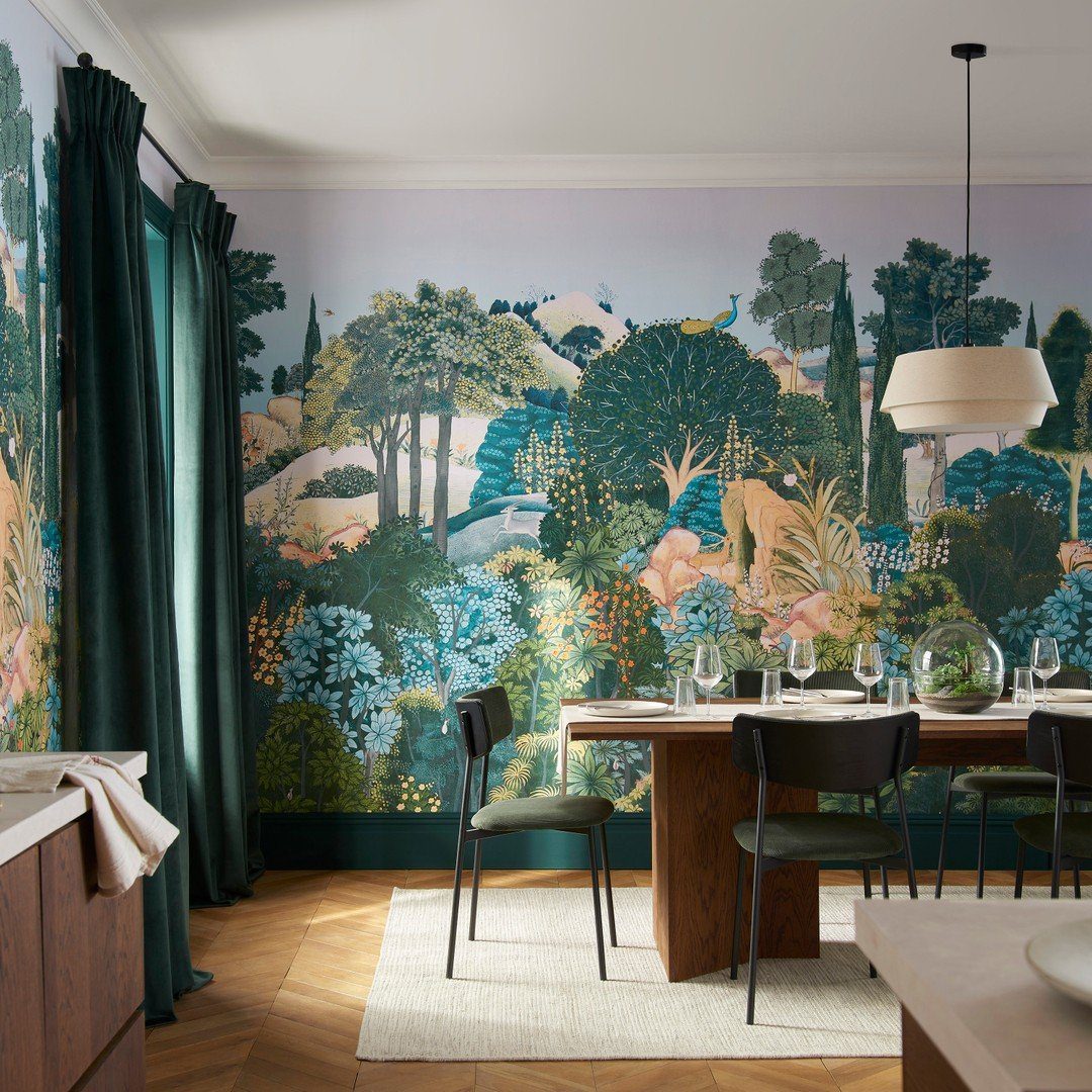 25 Stunning Dining Room Wallpapers That Scream Luxury 2025 3 Scenic Wallpaper For An Enchanting Dining Room