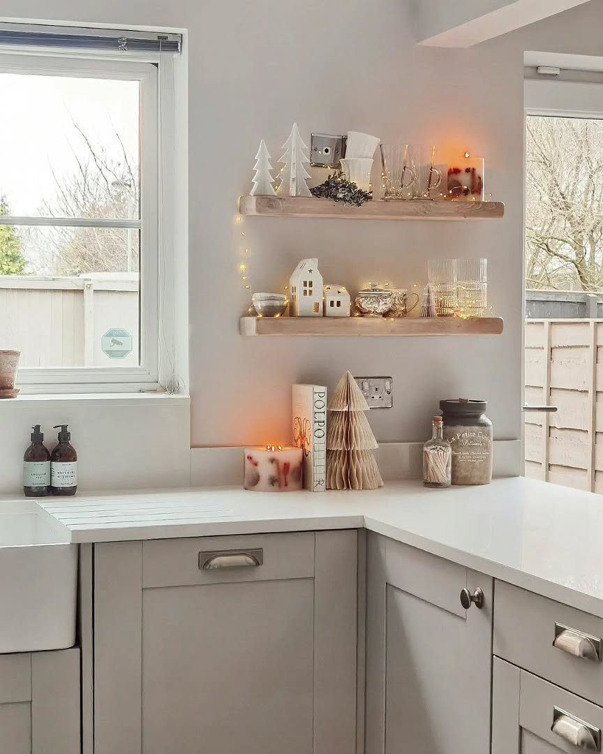 25 Stunning Kitchen Shelf Hacks You Need in 2025! 7 word image 42407 8