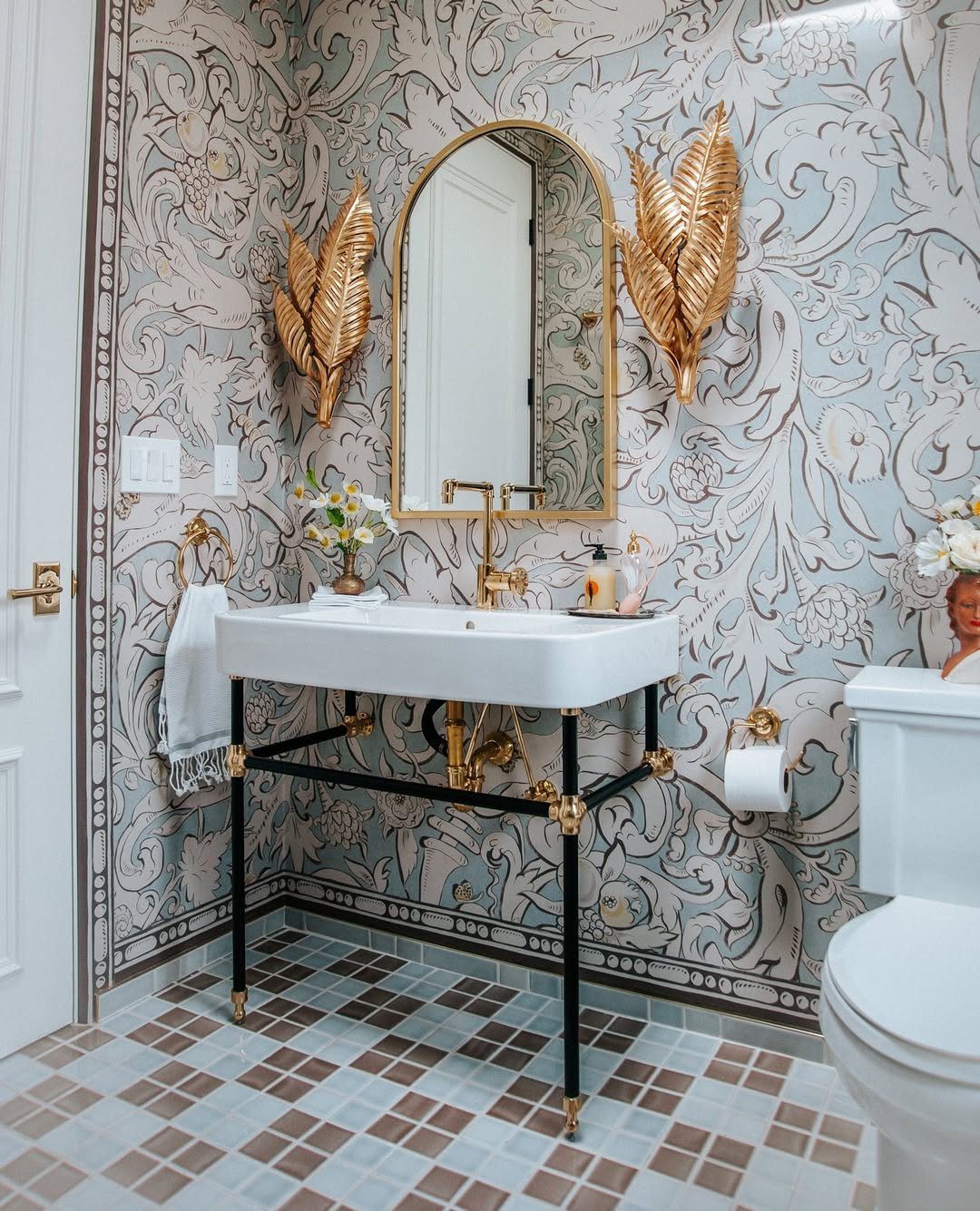 Ornate Patterns With Golden Elegance