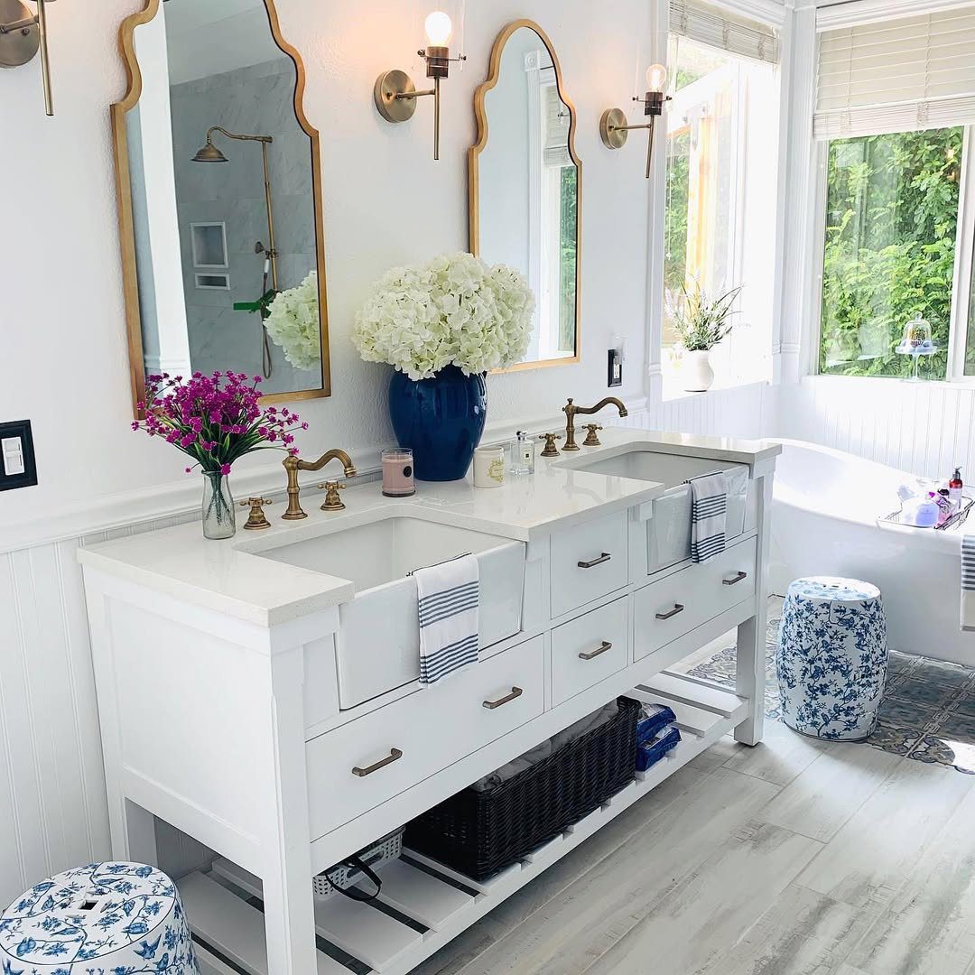 Classic Glam With A Coastal Twist