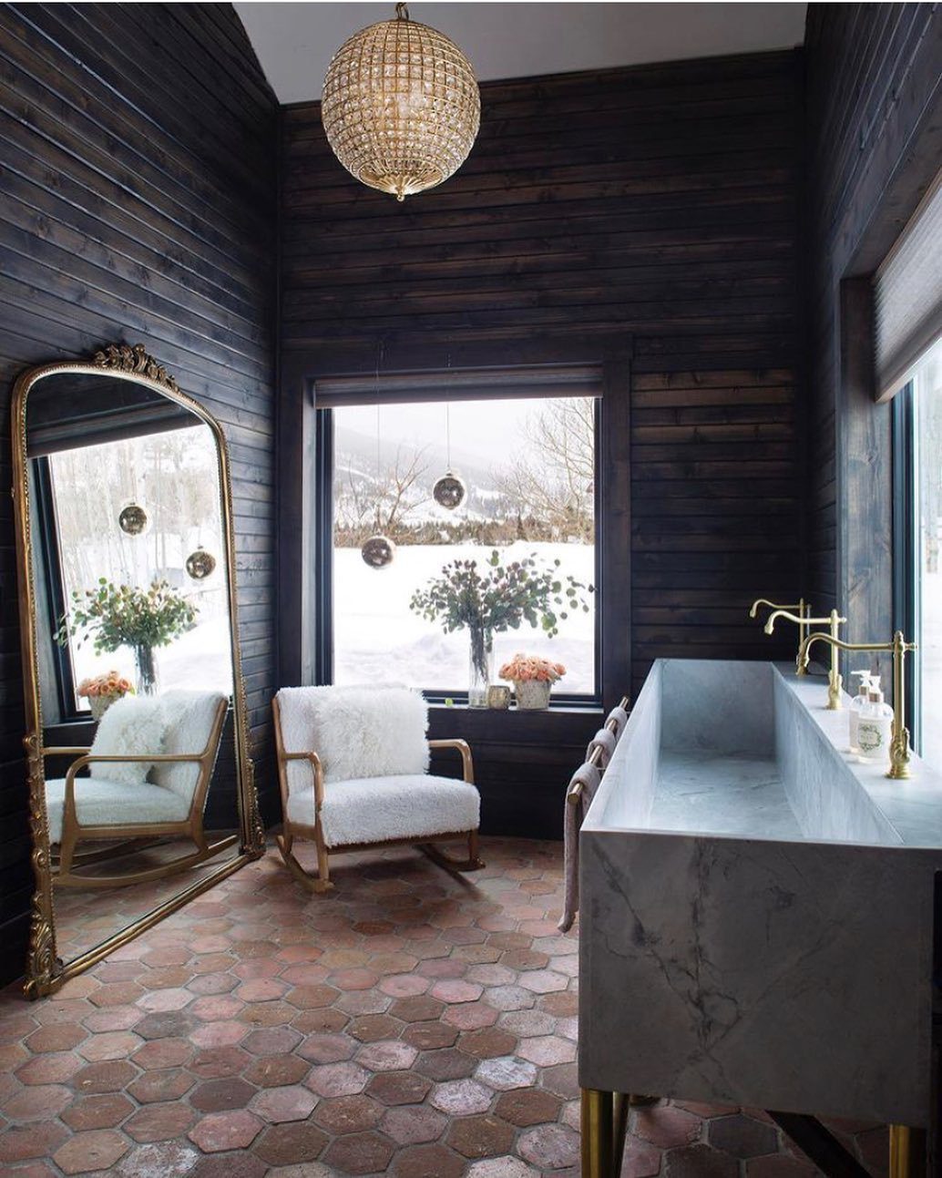 Dark Glam With Vintage Opulence