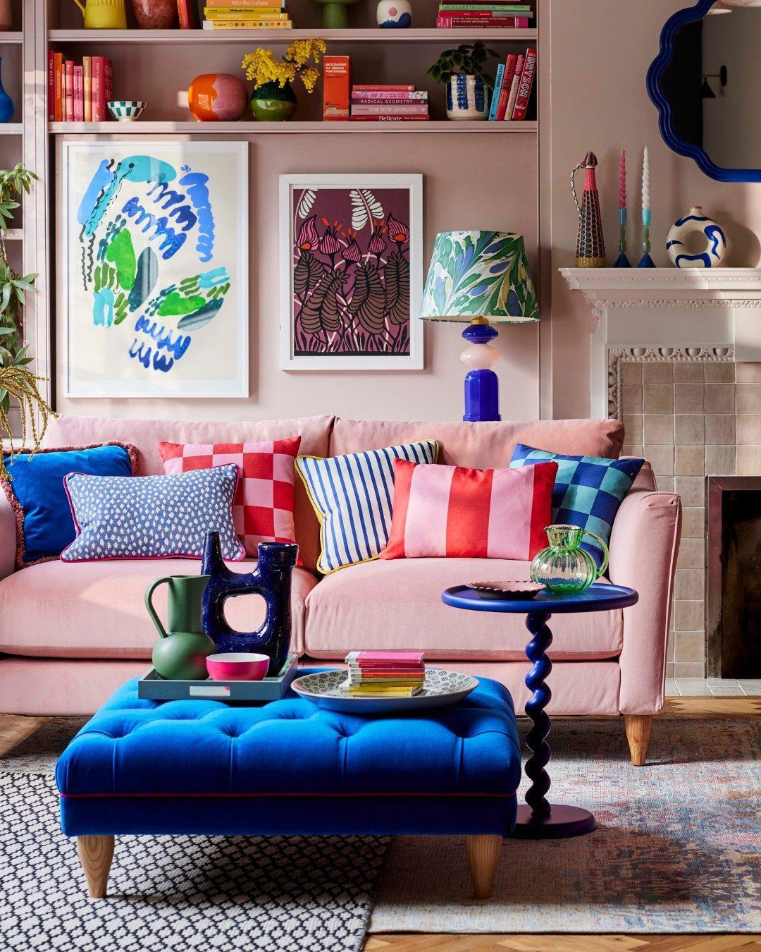25 Jaw-Dropping Maximalist Living Rooms for 2025 10 Bold Colors And Graphic Patterns