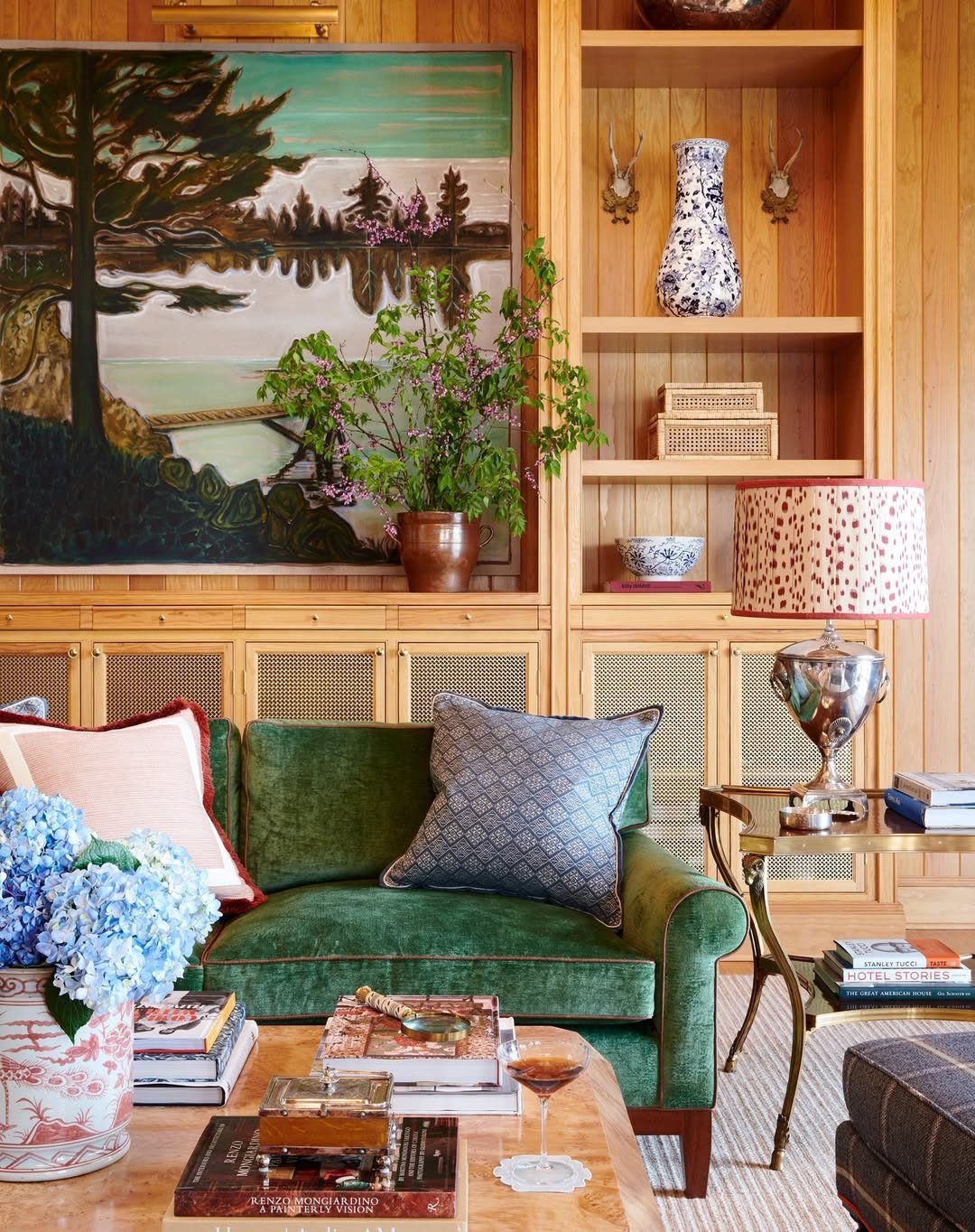 25 Jaw-Dropping Maximalist Living Rooms for 2025 11 Rich Textures And Collected Elegance