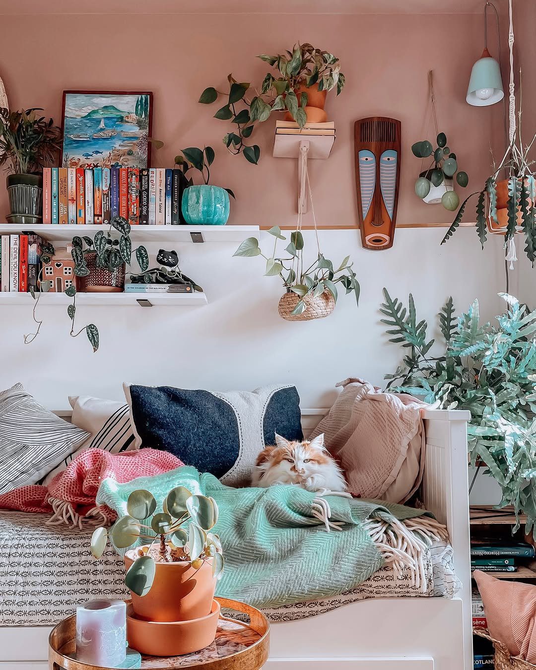 25 Jaw-Dropping Maximalist Living Rooms for 2025 12 Cozy Layers And Botanical Accents
