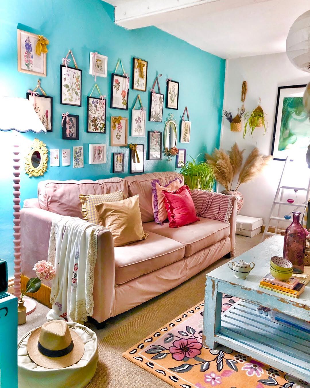 25 Jaw-Dropping Maximalist Living Rooms for 2025 17 Whimsical Colors And Vintage Charm