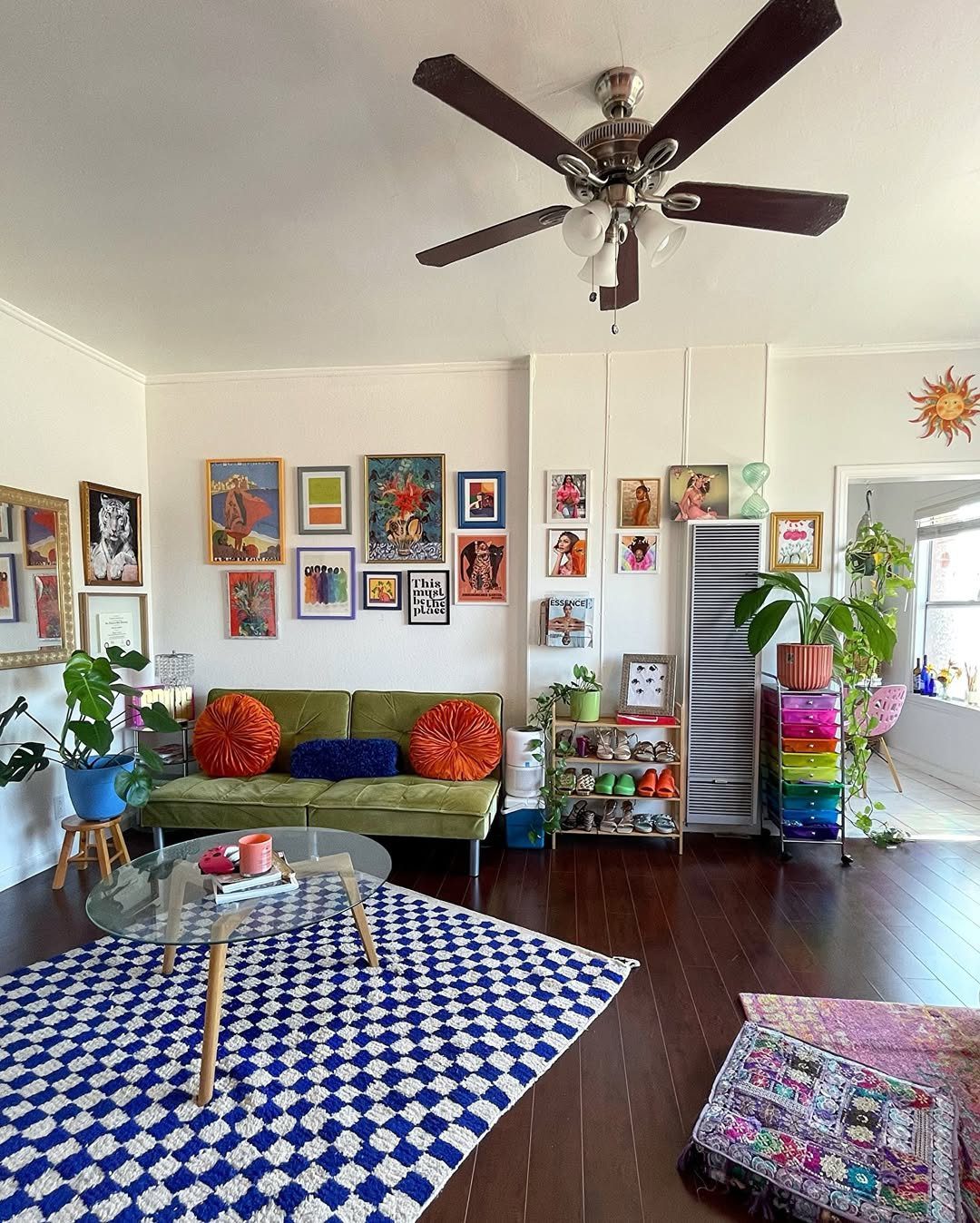 25 Jaw-Dropping Maximalist Living Rooms for 2025 21 Playful Colors And Eclectic Charm