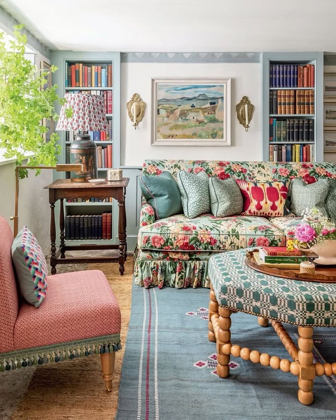 25 Jaw-Dropping Maximalist Living Rooms for 2025 24 Cottage Charm And Layered Patterns