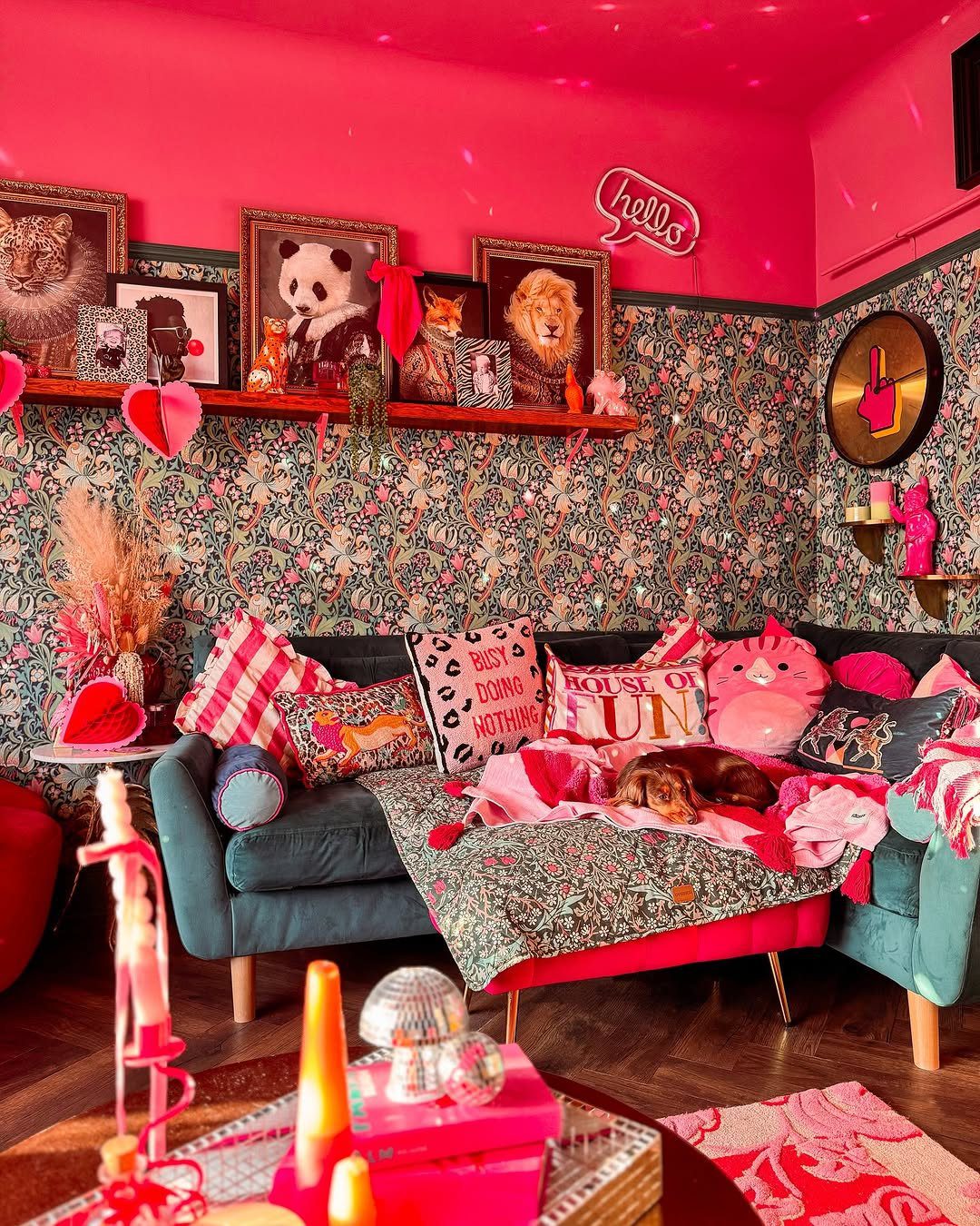 25 Jaw-Dropping Maximalist Living Rooms for 2025 2 Bold Prints And Playful Pinks