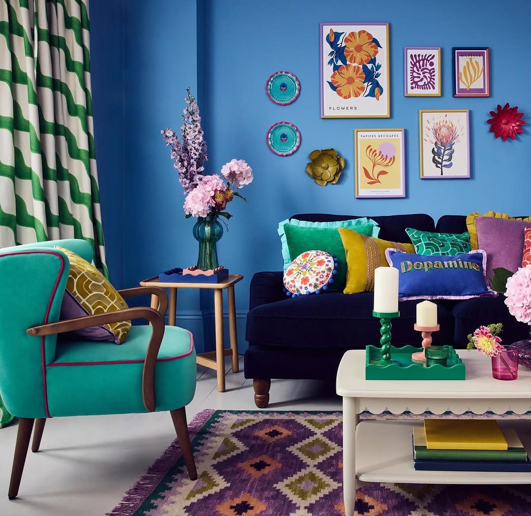 25 Jaw-Dropping Maximalist Living Rooms for 2025 5 Bold Colors And Eclectic Energy