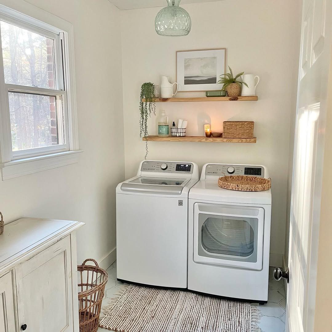 25 Dreamy Farmhouse Laundry Rooms for 2025 10 Simple Farmhouse Charm With Cozy Details
