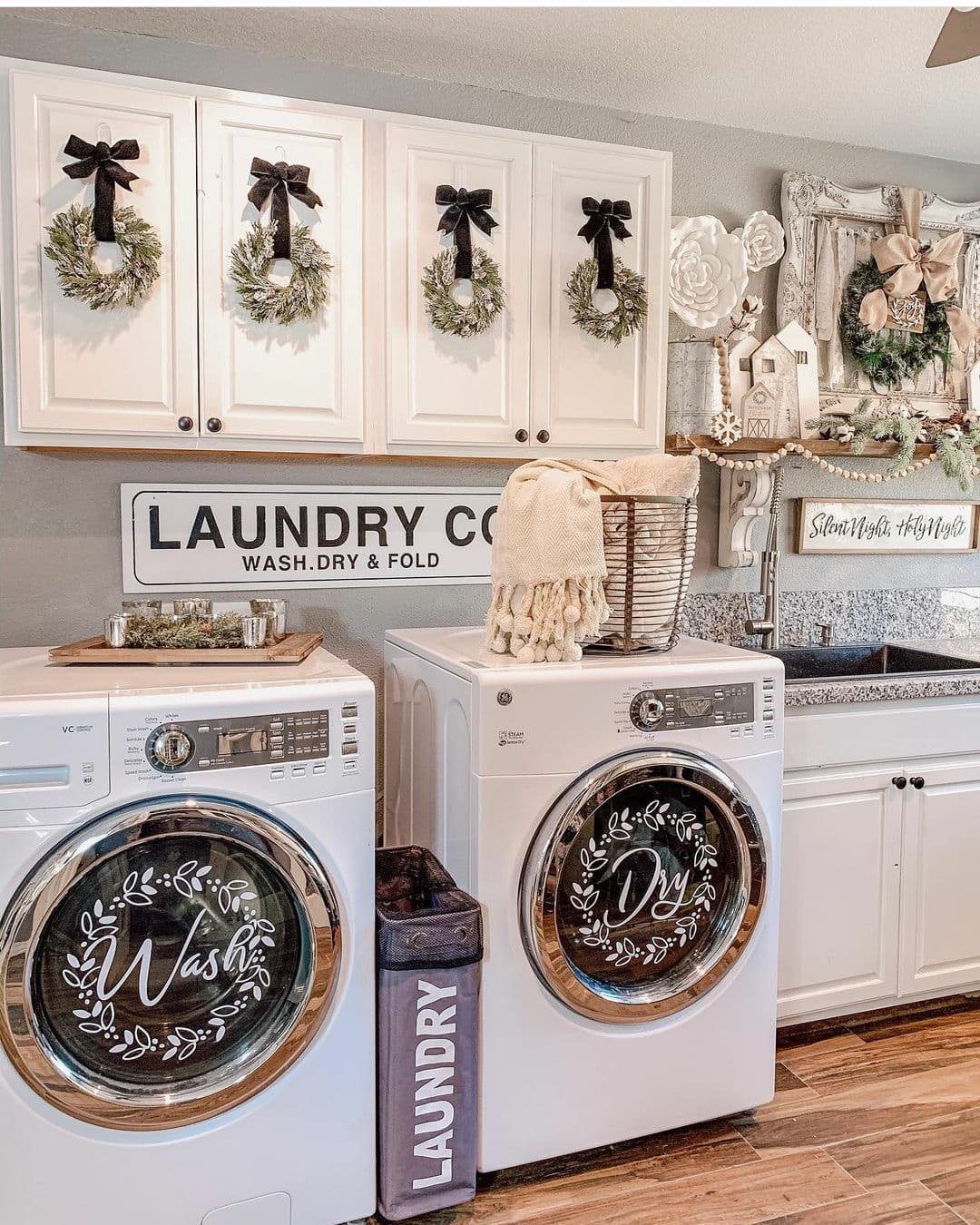 25 Dreamy Farmhouse Laundry Rooms for 2025 14 Festive Farmhouse Charm With Cozy Accents