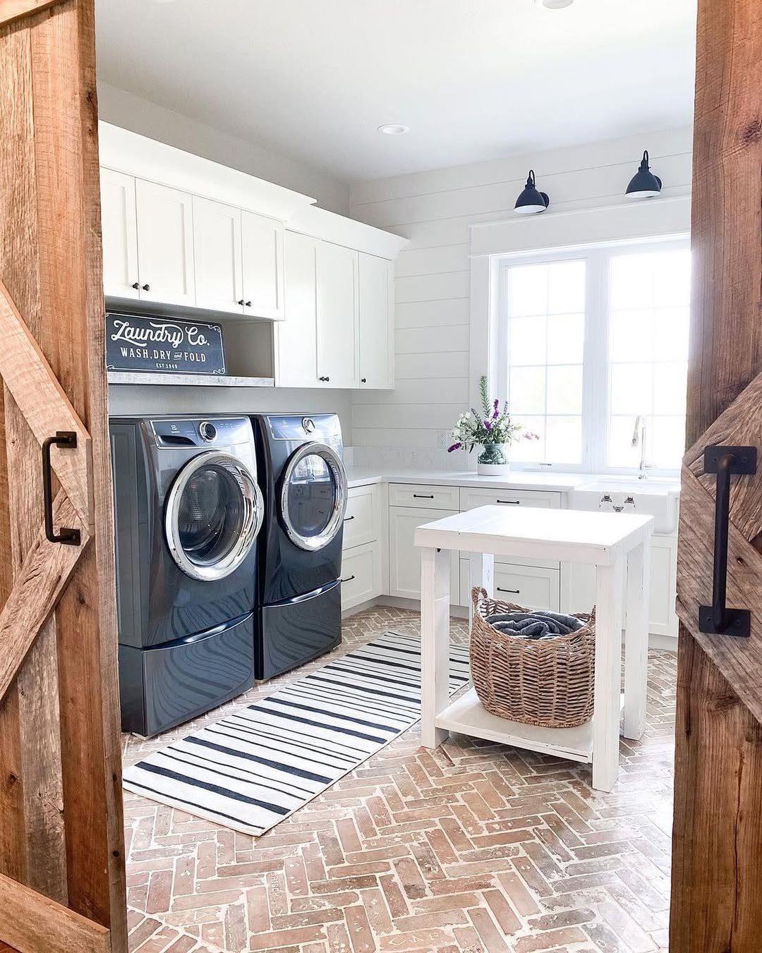 25 Dreamy Farmhouse Laundry Rooms for 2025 18 Rustic Farmhouse Elegance With Modern Touches