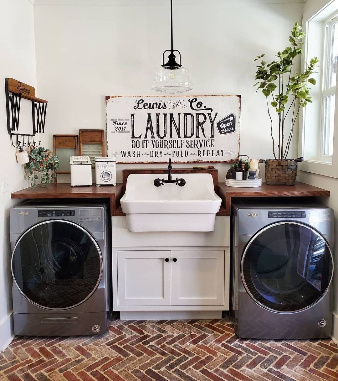 25 Dreamy Farmhouse Laundry Rooms for 2025 23 Vintage Farmhouse Laundry With Rustic Charm