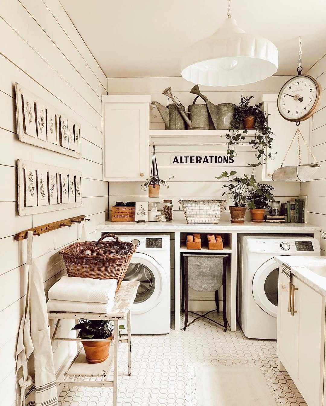 25 Dreamy Farmhouse Laundry Rooms for 2025 4 Vintage Farmhouse Charm With Rustic Accents