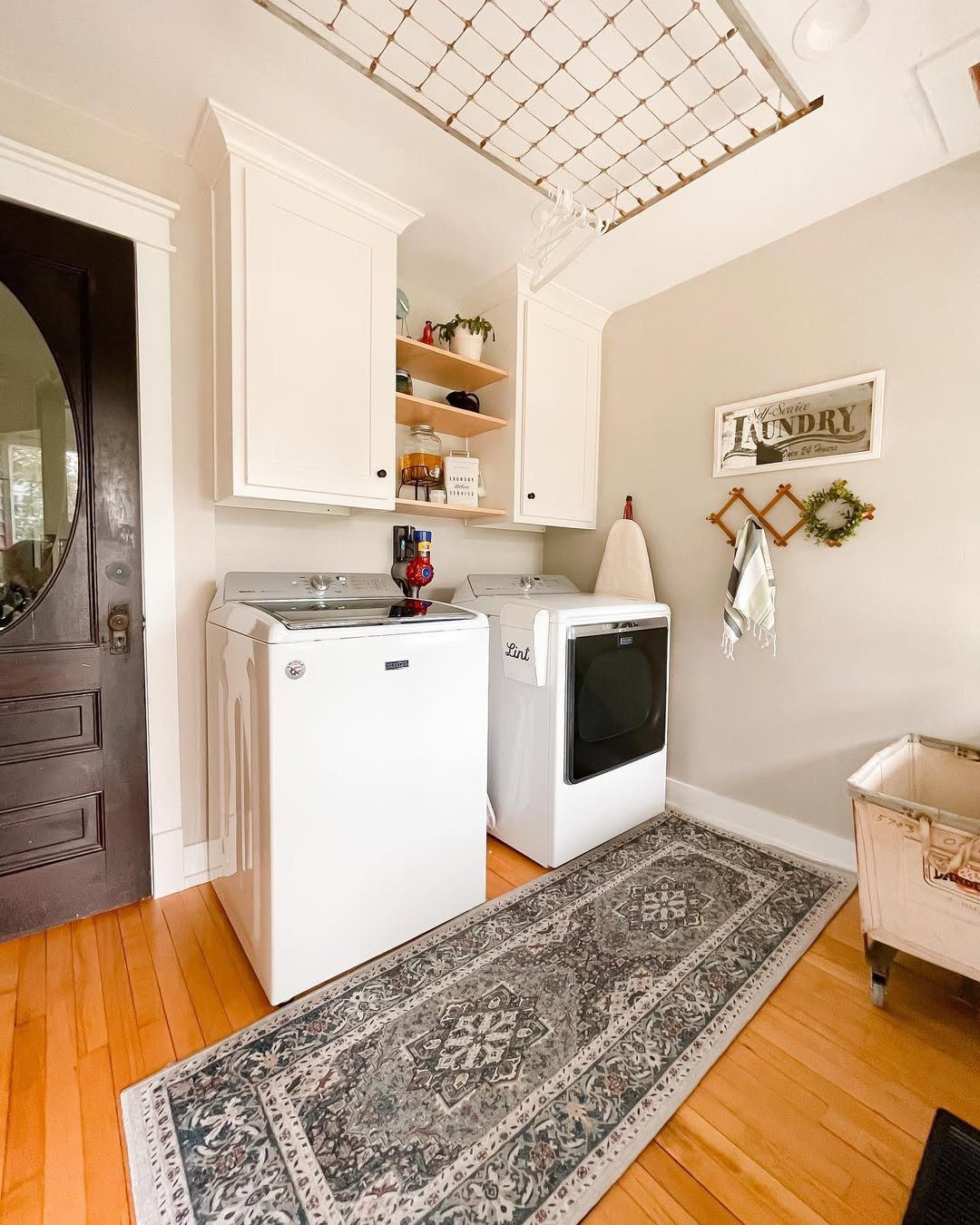 25 Dreamy Farmhouse Laundry Rooms for 2025 5 Vintage Charm With Functional Farmhouse Touches