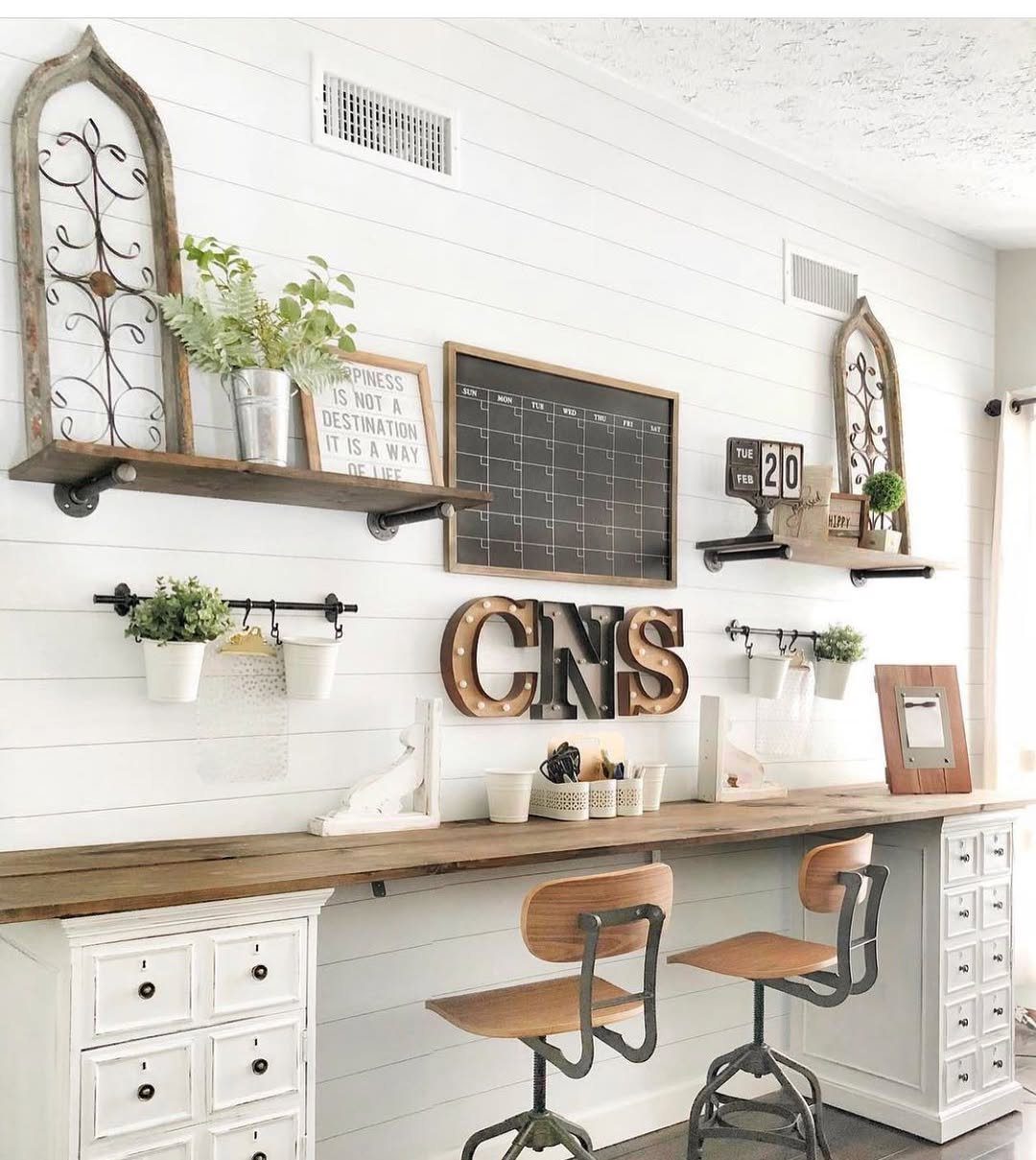 Industrial Touches Meet Farmhouse Warmth