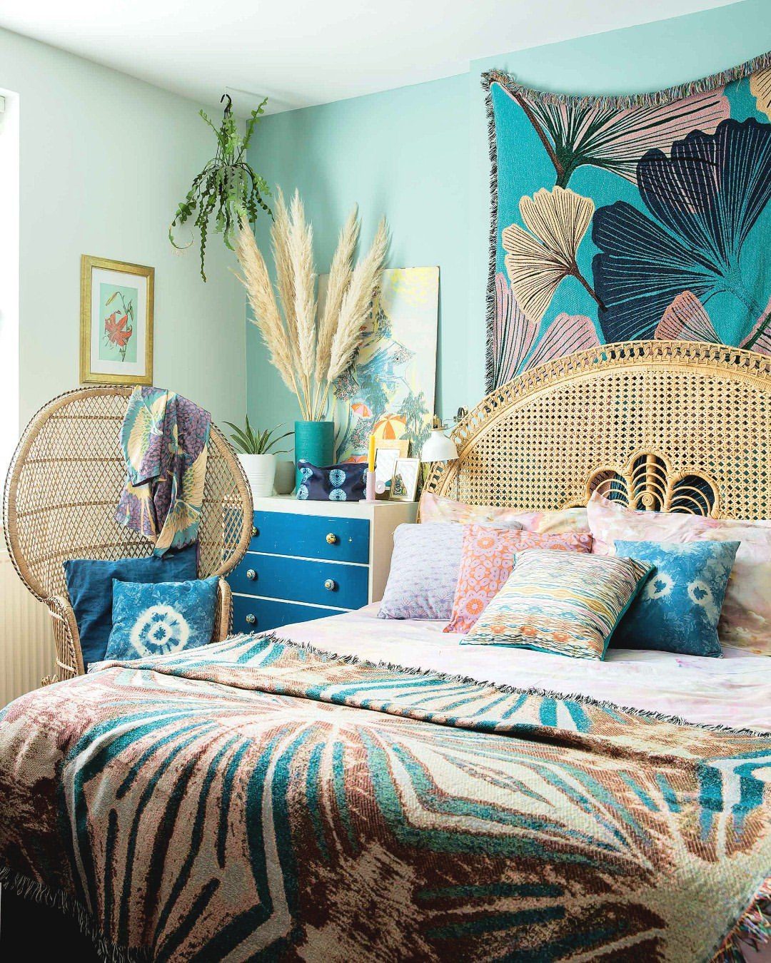 Jaw-Dropping Eclectic Bedrooms You Can't Miss (2025) 2 Bold Patterns And Boho Textures