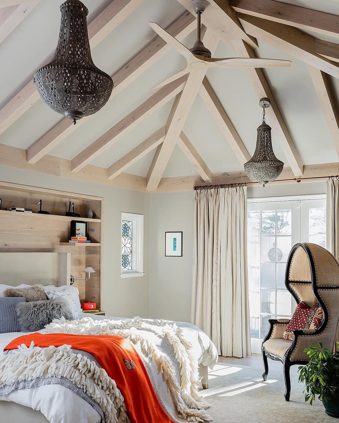 Jaw-Dropping Eclectic Bedrooms You Can't Miss (2025) 7 Rustic Beams And Eclectic Elegance