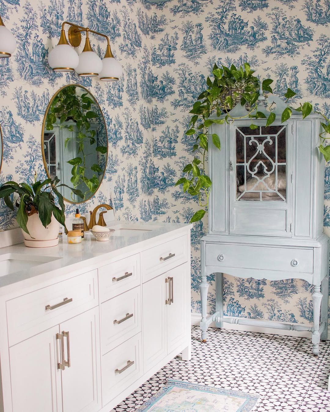 25 Mind-Blowing Eclectic Bathroom Designs for 2025 7 Timeless Toile With An Eclectic Twist